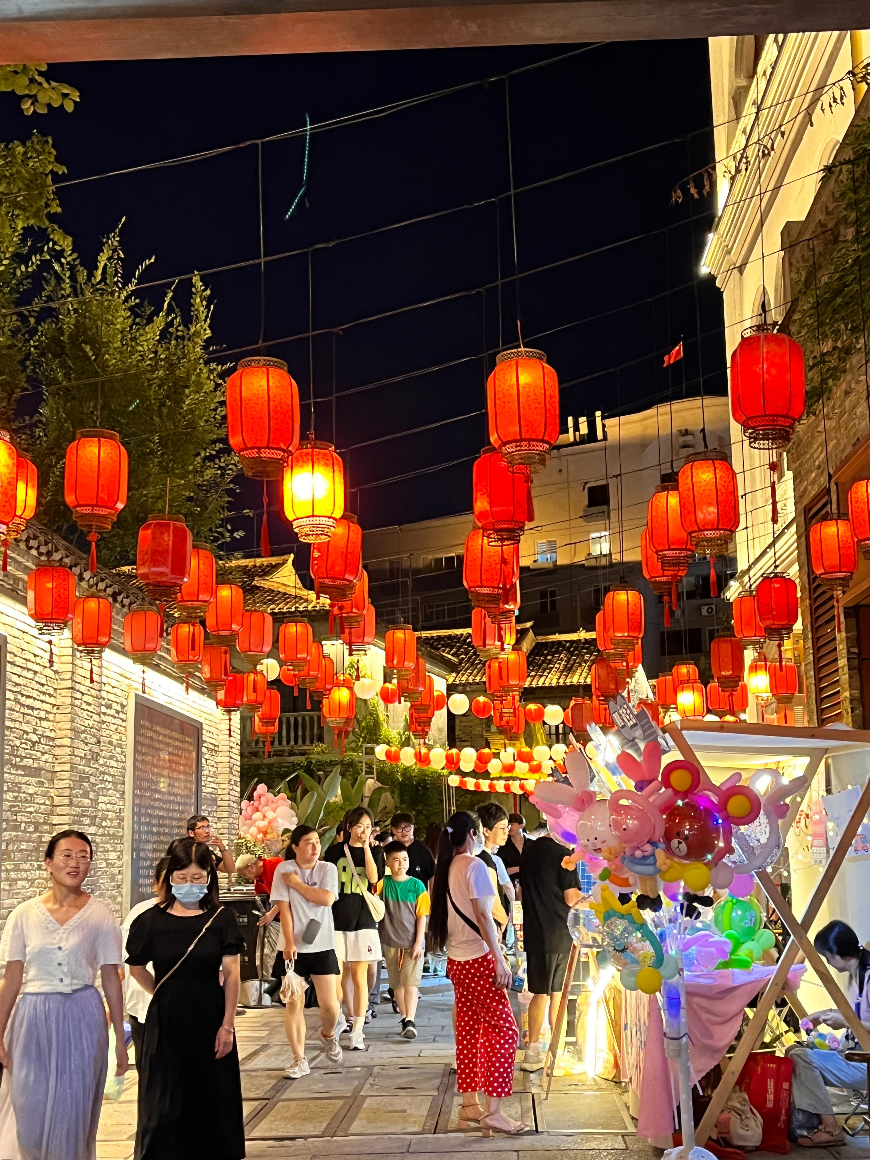 月光经济增添城市夜魅力,夜经济点亮夜生活