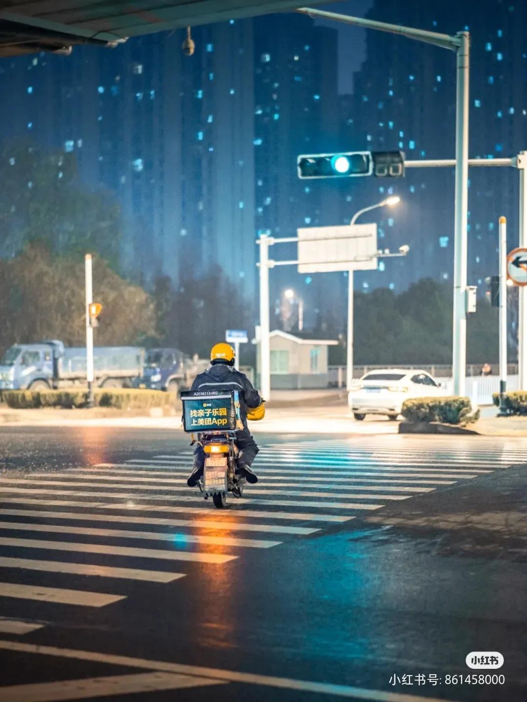 送外卖工作价值,送外卖拼命干的话一个月能赚多少