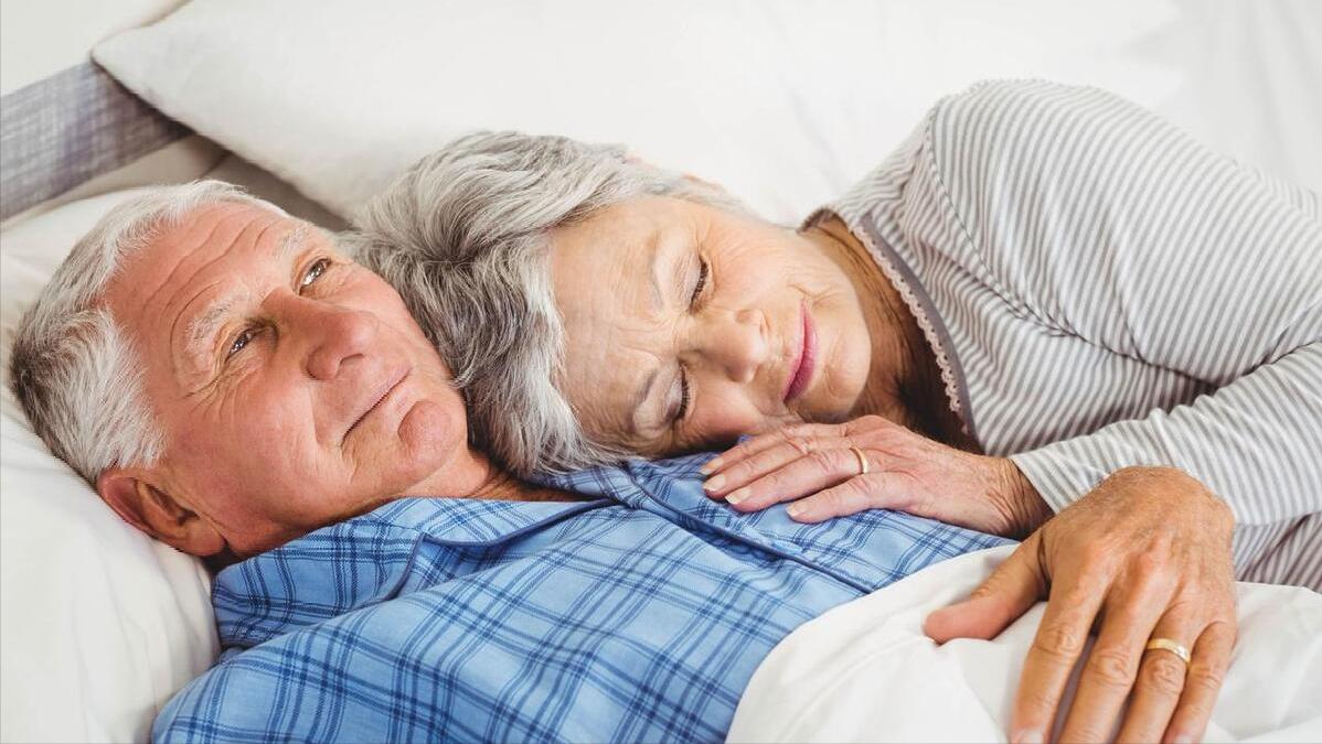 女性到了中年生理系统比男性更高,女性到了中年还渴望爱情