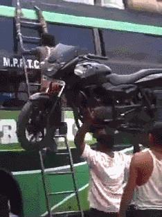 搞笑gif段子被你这个蠢货惊呆了,搞笑gif段子实在是猝不及防啊