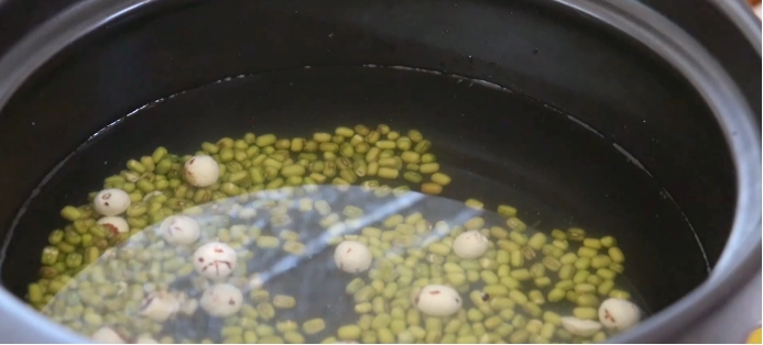 立秋后，黄瓜苦瓜靠边站，就该吃这道汤，刮油去脂，清热解暑