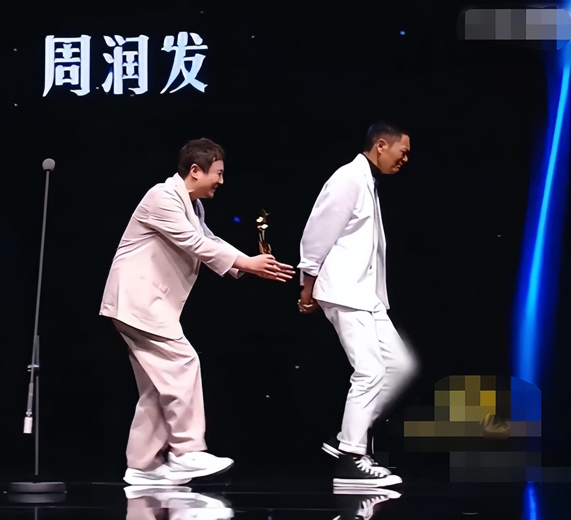 上海这一夜，内娱来了一大半，吴京谢霆锋拿大奖，冯小刚忙着交际