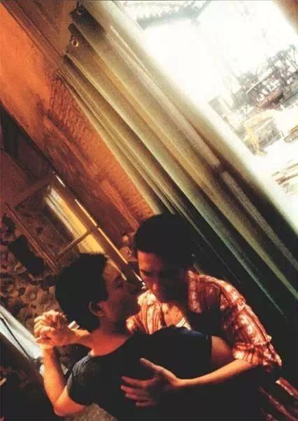 他是华人摄影界传奇，却迫于生计拍三级片…成为“情*电影色**大师”