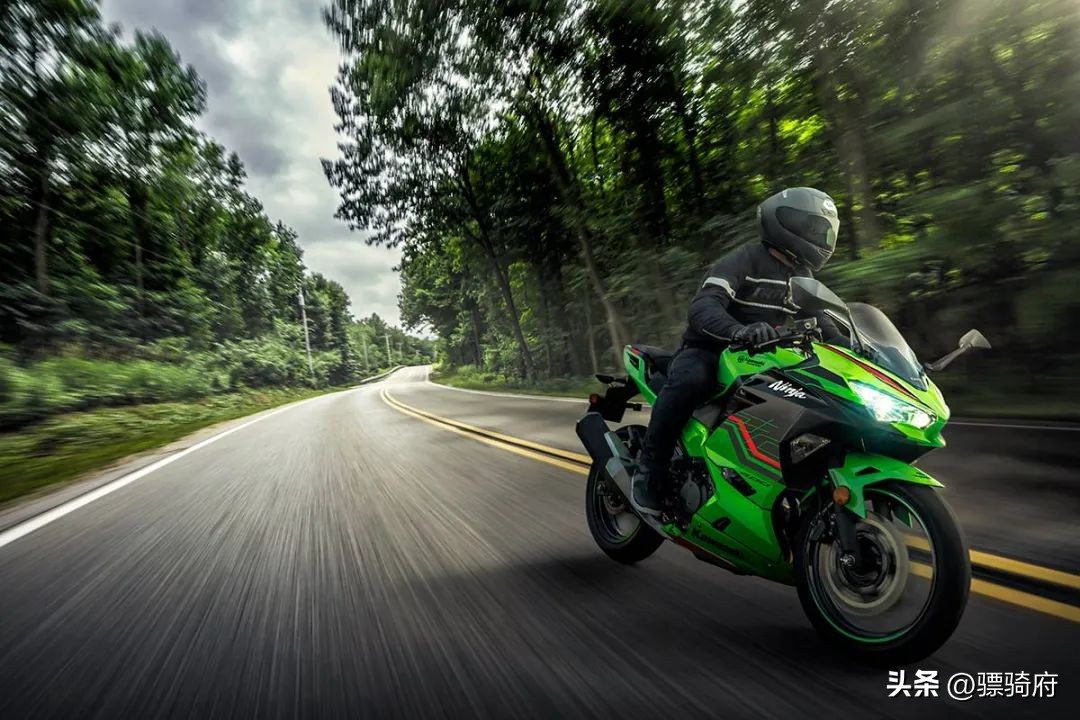 赛600和川崎忍者400该怎么选择,川崎400和赛科龙rc401哪个好