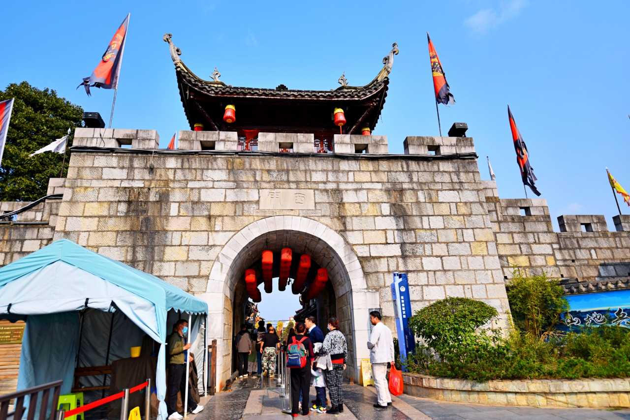 贵州青岩古镇旅游线路攻略,贵州省青岩古镇旅游攻略