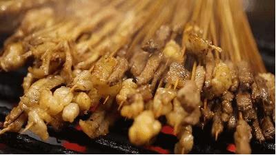 吃烧烤人生百味自己体会,烧烤带来的人间烟火气
