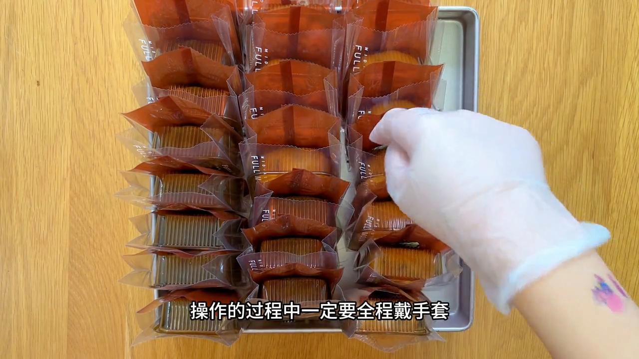 做广式月饼粘模是什么原因,广式月饼起鼓的原因及解决办法