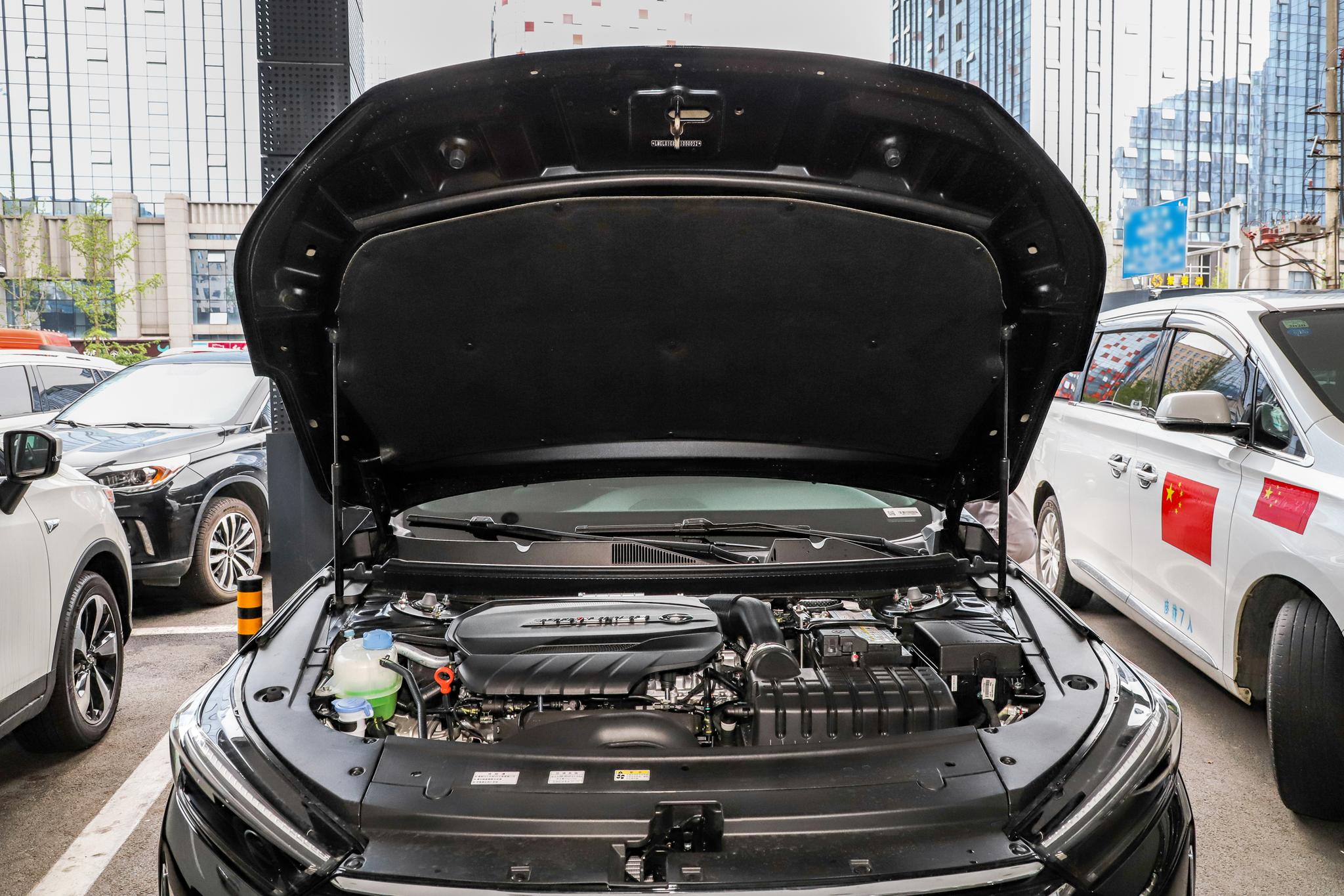 国产品牌的骄傲当属这3款车,这5台国产车颜值和性能兼具