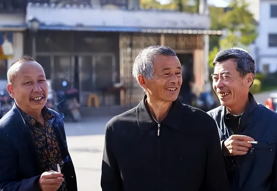 贵州一男子开玩笑险些把邻居笑死,贵州小伙讲的什么笑话把人笑死了