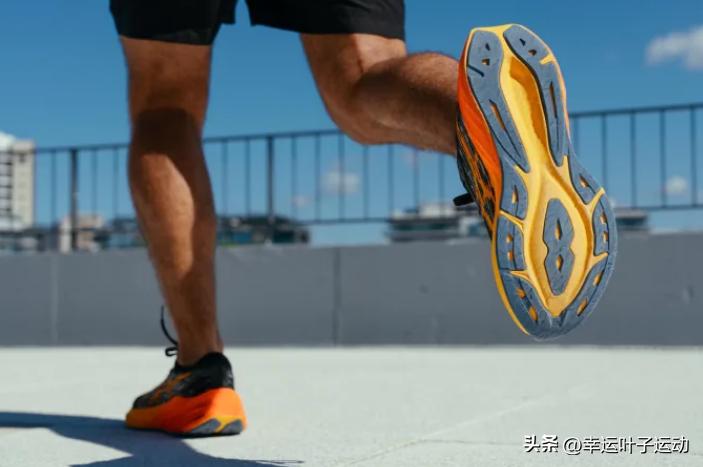 亚瑟士novablast2测评,asics亚瑟士novablast3