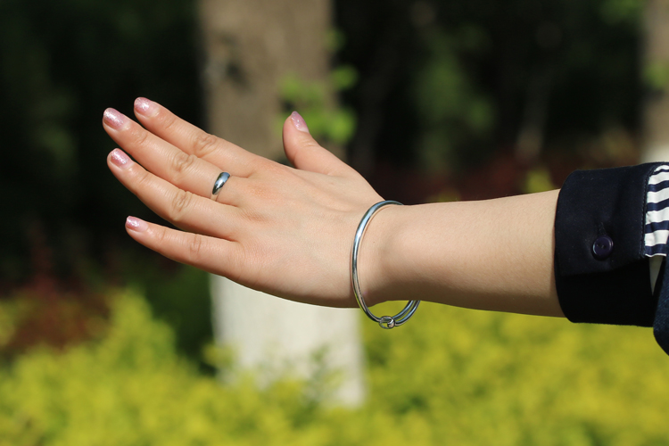 他18岁送我一束野花，我22岁拒绝了他的钻戒