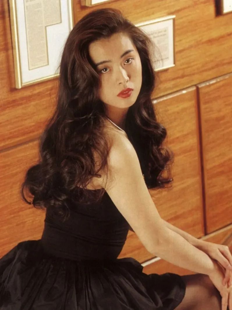 发量少适合哪款卷发,自然卷发适合烫什么样的卷发