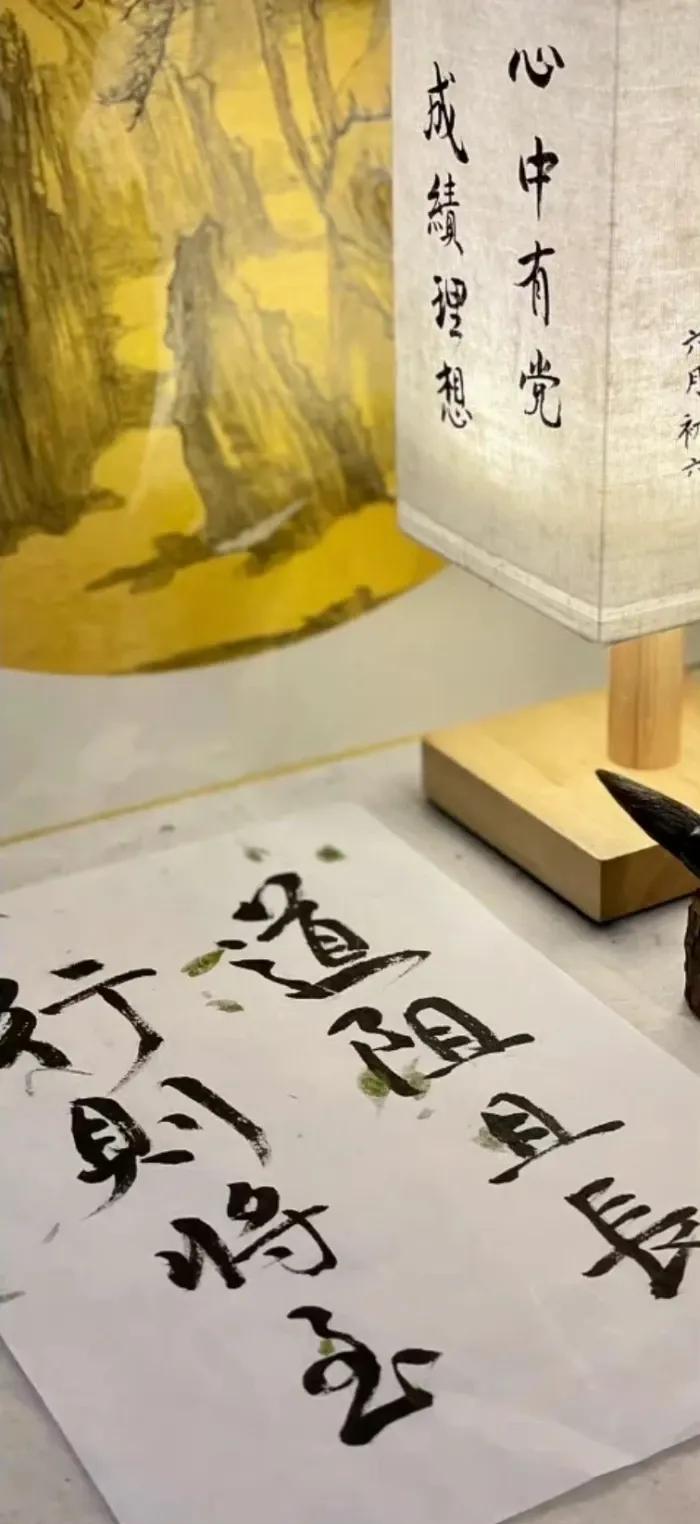 小说句｜走走停停啊《春藤树》句子摘抄