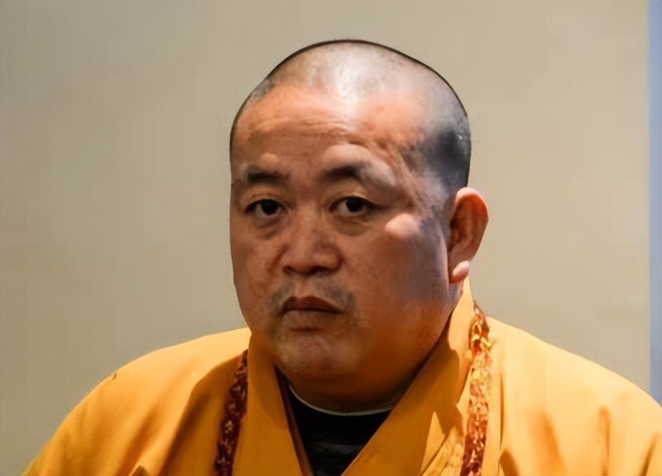 不吃斋念佛,坐豪车、搞房产,释永信“*宗罪七**”背后的真相