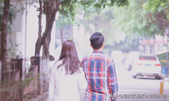 谈恋爱一年多发现男朋友已婚,谈了两年恋爱被别人发现已婚