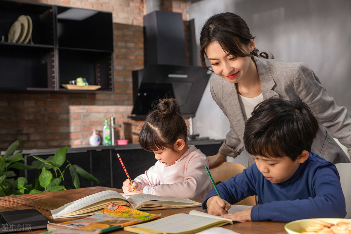 高一学校的家长会发言稿,2022开学线上家长会