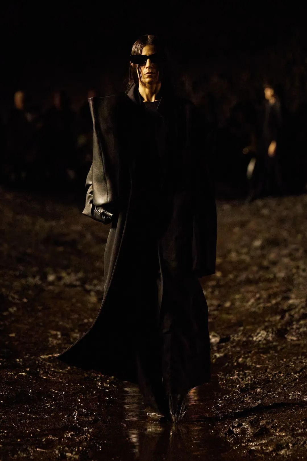 balenciaga泥土秀,balenciaga秀