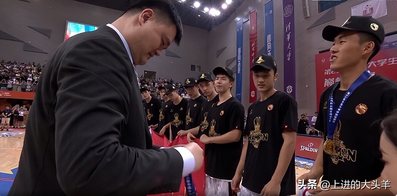 广工战胜清华夺冠庆典,广工战胜清华