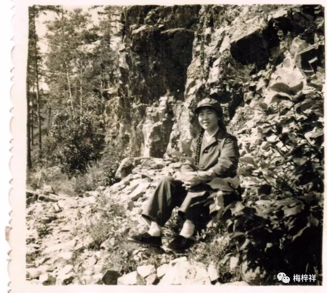 战友作品:“北极”女兵(黄爱明)梅梓祥