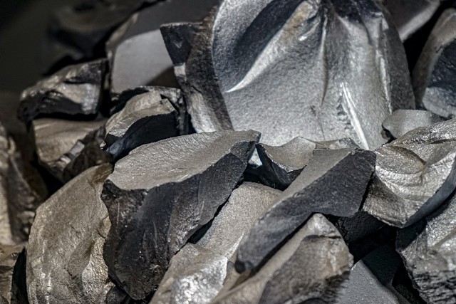 单晶硅和多晶硅太阳能板区别图片,如何区分太阳能板单晶硅和多晶硅