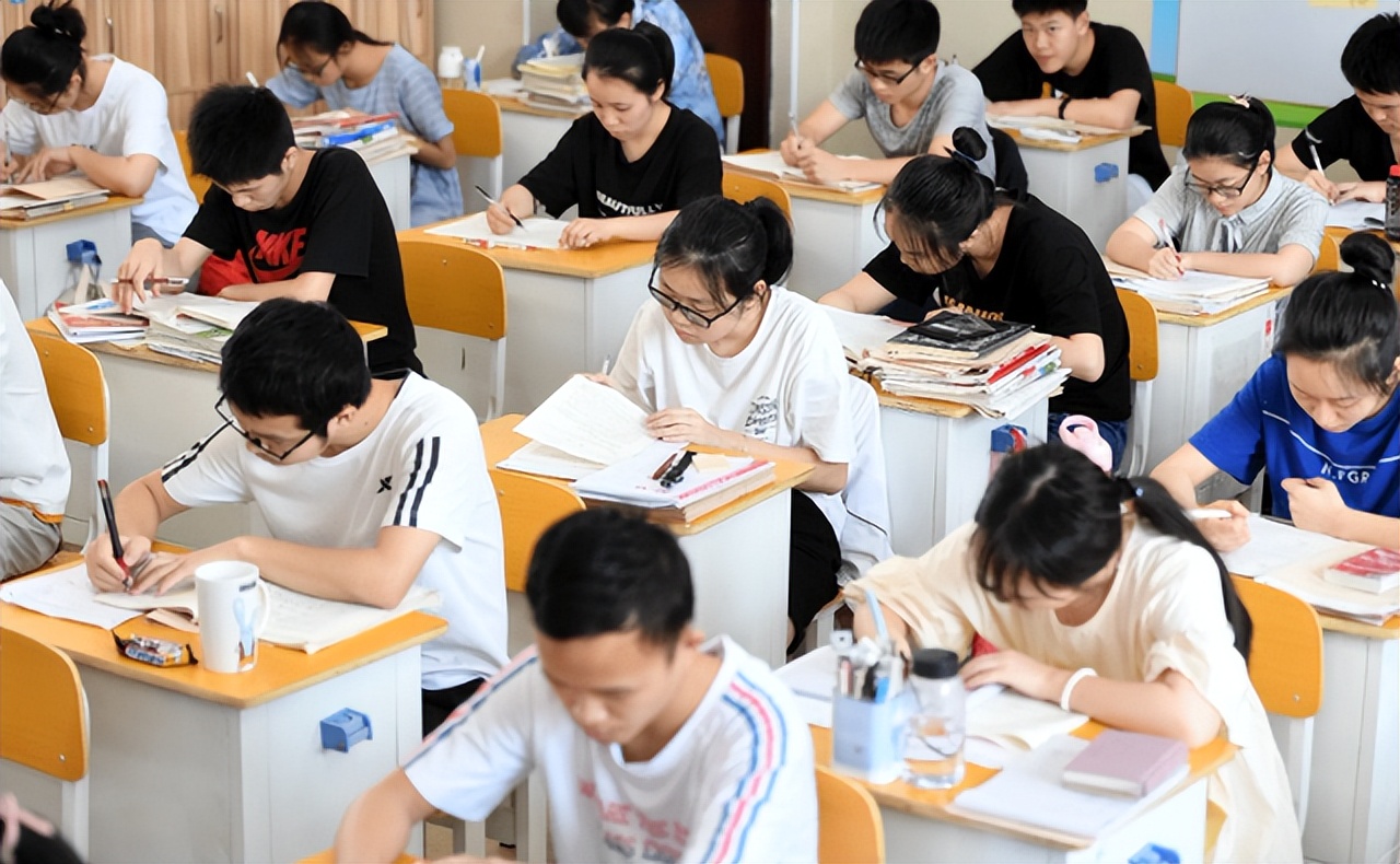 文科生就业前景好的专业推荐,文科生未来就业前景比较好的专业