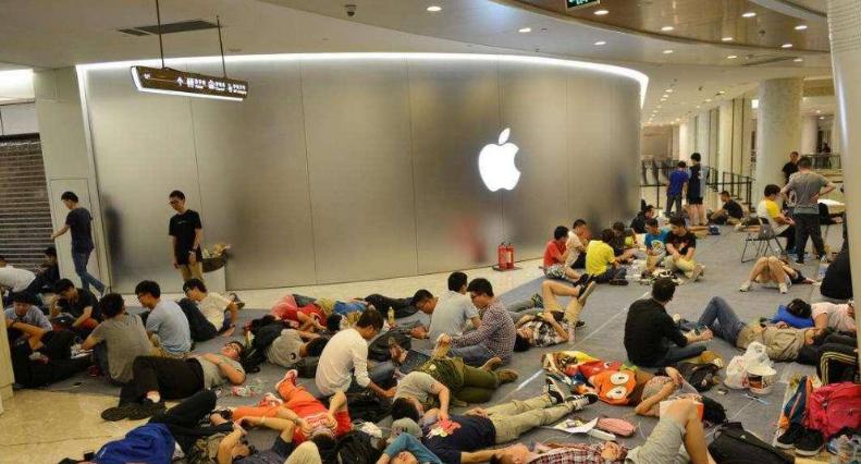 9年前17岁年轻人买苹果手机,十年前用肾换苹果手机的17岁少年