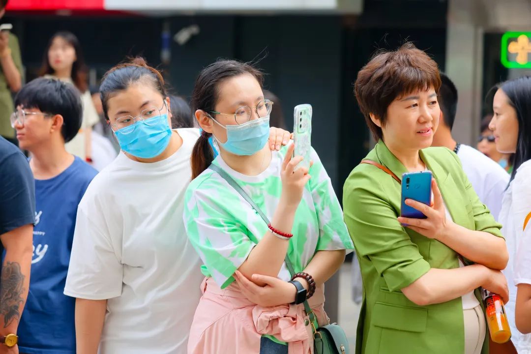 2020天津时装周精彩大秀,皮尔卡丹快闪