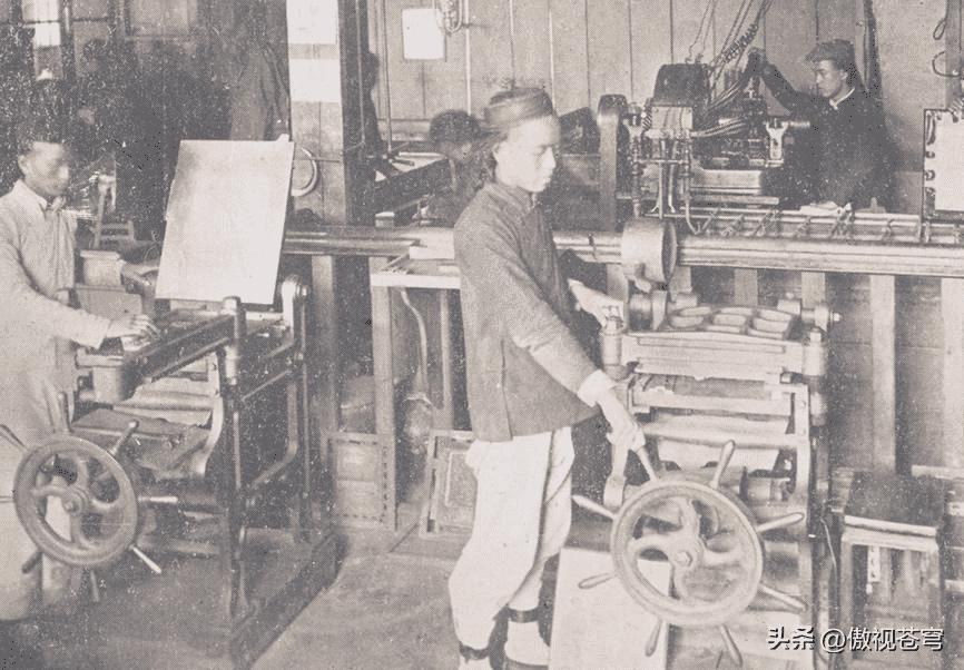 日军兽行照片：当着父亲的面玷污他女儿，临走还残忍割下妻子乳房