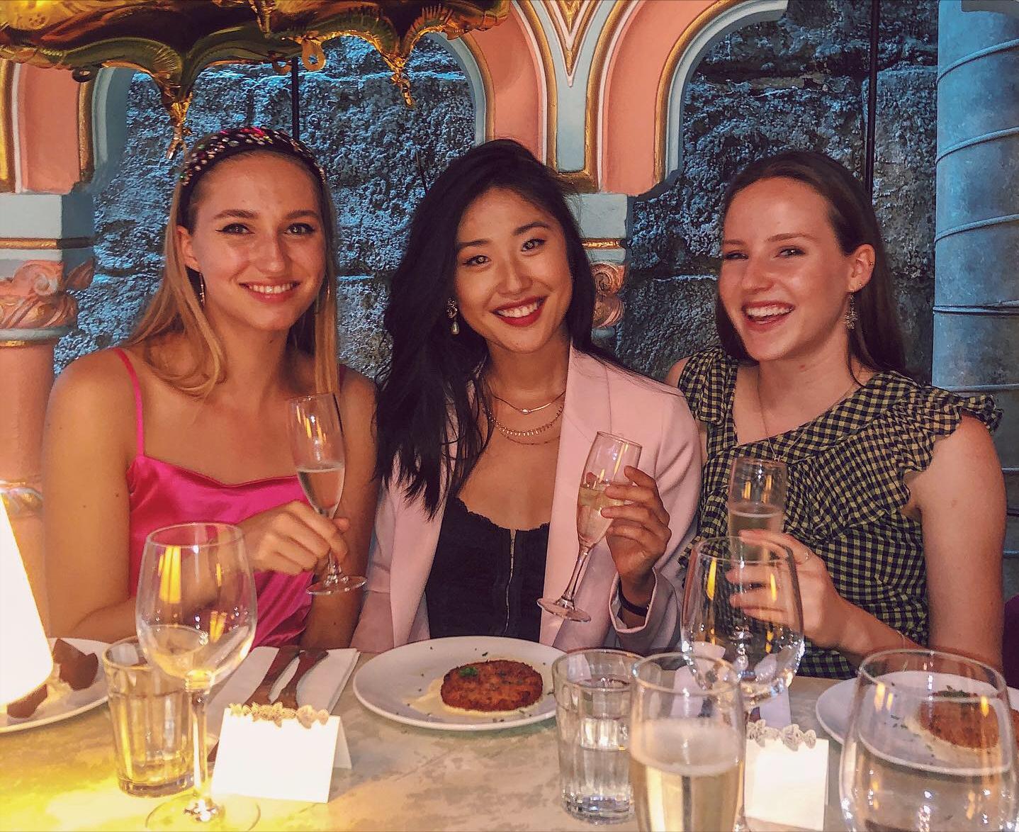 鐗涙触杈╄绀鹃浣嶅崕瑁斿コ杈╂墜,鐗涙触杈╄绀鹃浣嶅崕浜哄コ杈╂墜