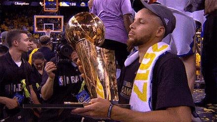 用一生来对抗傲慢与偏见，万字长文记录库里的乔丹精神