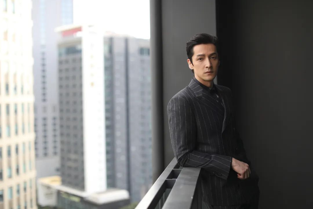 张颂文胡歌一起上台颁什么奖,胡歌和张颂文同台张颂文发言