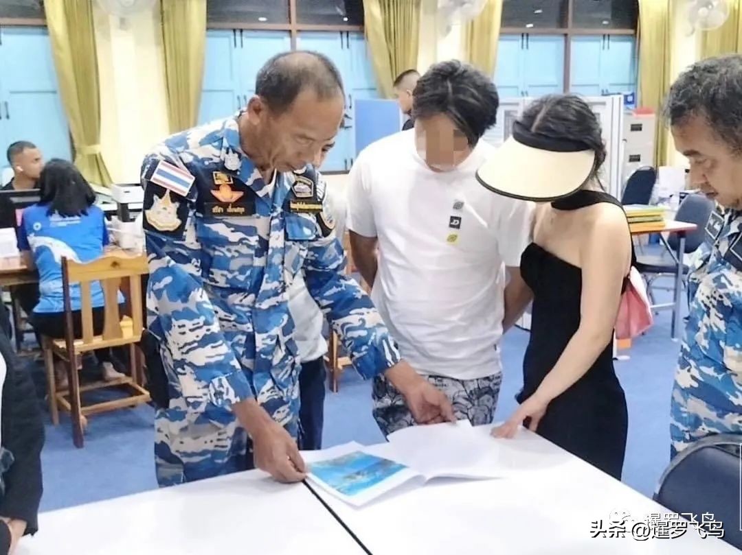 中国游客在泰国普吉岛潜水抓海洋生物拍照事件，旅游公司紧急致歉