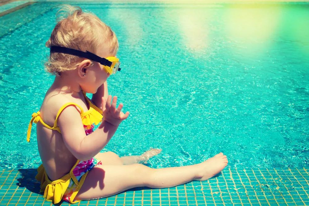 孩子不到5岁学游泳早不早,孩子多大年龄学游泳合适