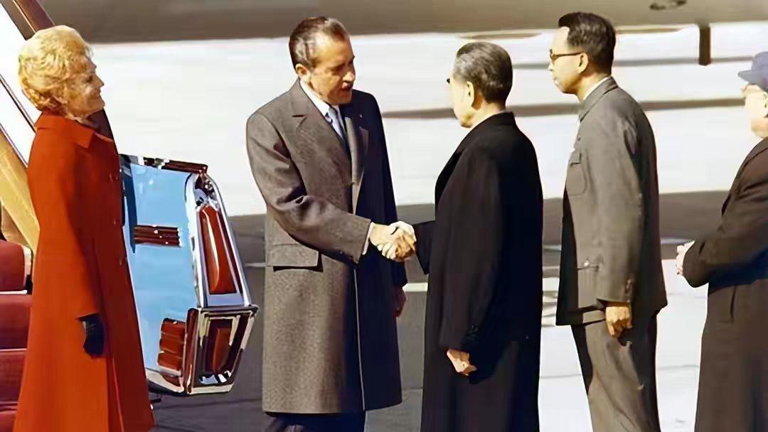 72年尼克松访华，炫耀美国原*弹子**数量，周总理一句话让他哑口无言