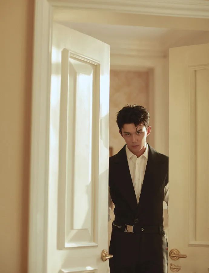 一款最帅气的男士发型,成熟男士头发稀少适合剪什么发型