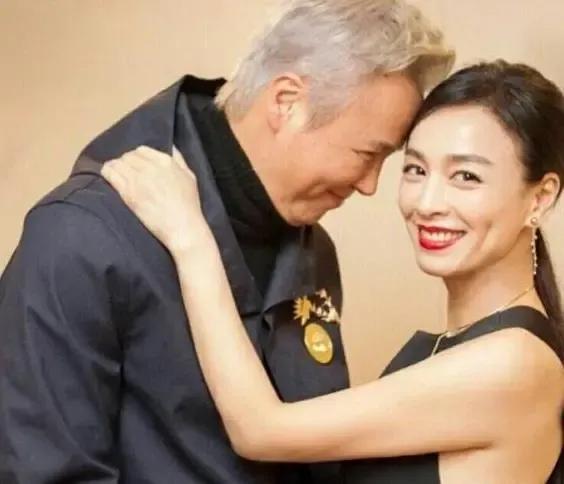 张庭夫妇代理商爆料公司产品卖213元但成本约15元！网叹暴利行业