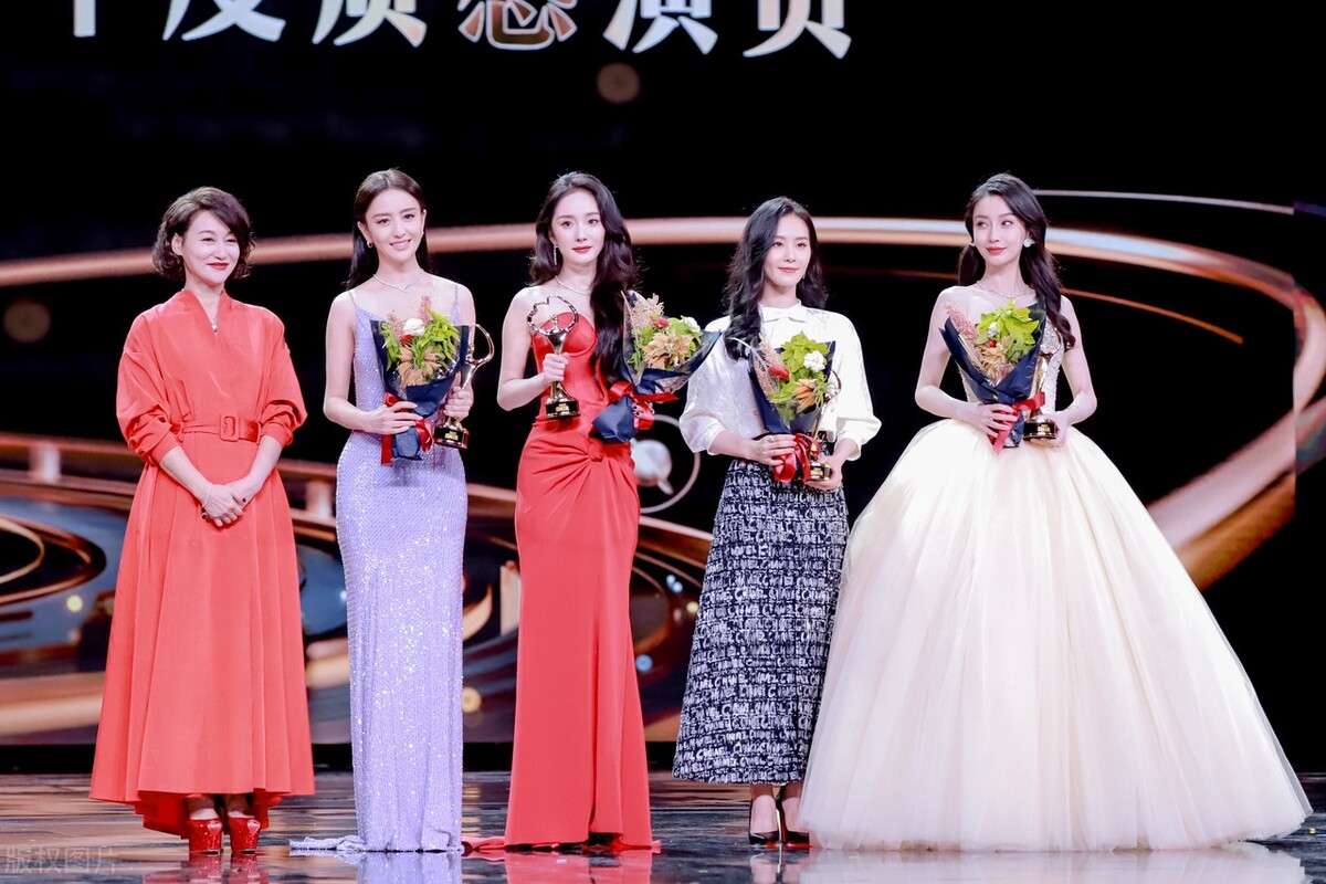 杨幂私下究竟可以有多拼,杨幂人品怎样