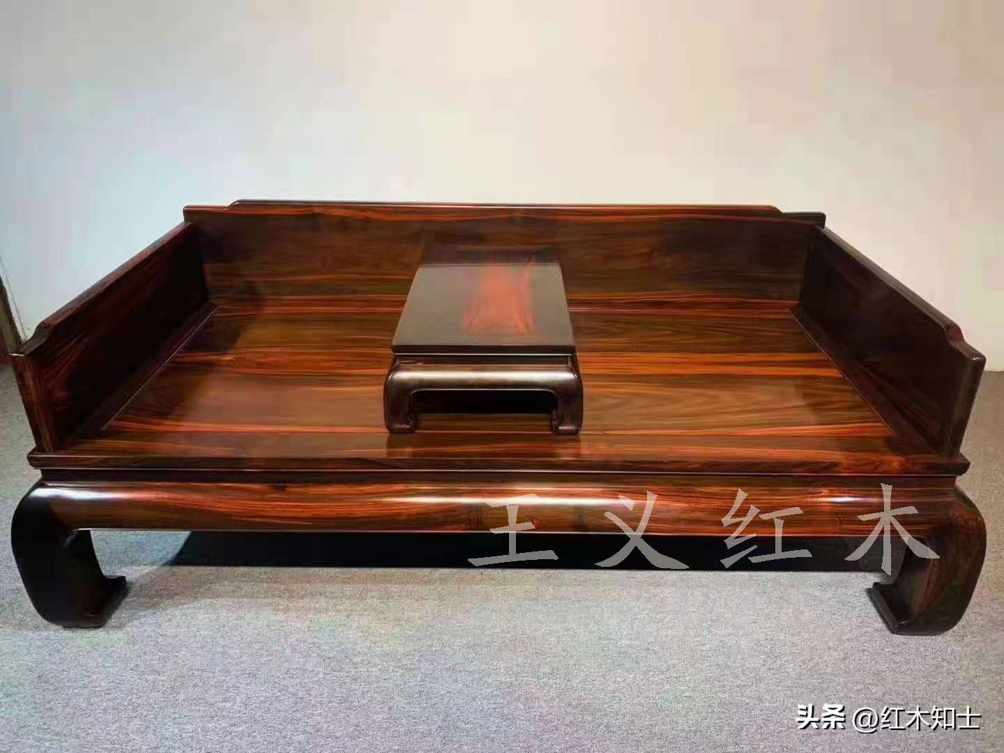 买红木家具后的变化,买回来实木家具味道大怎么办