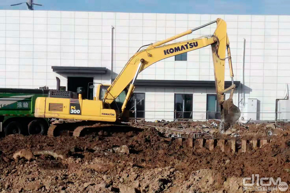 小松挖掘机的性能,小松高端挖掘机