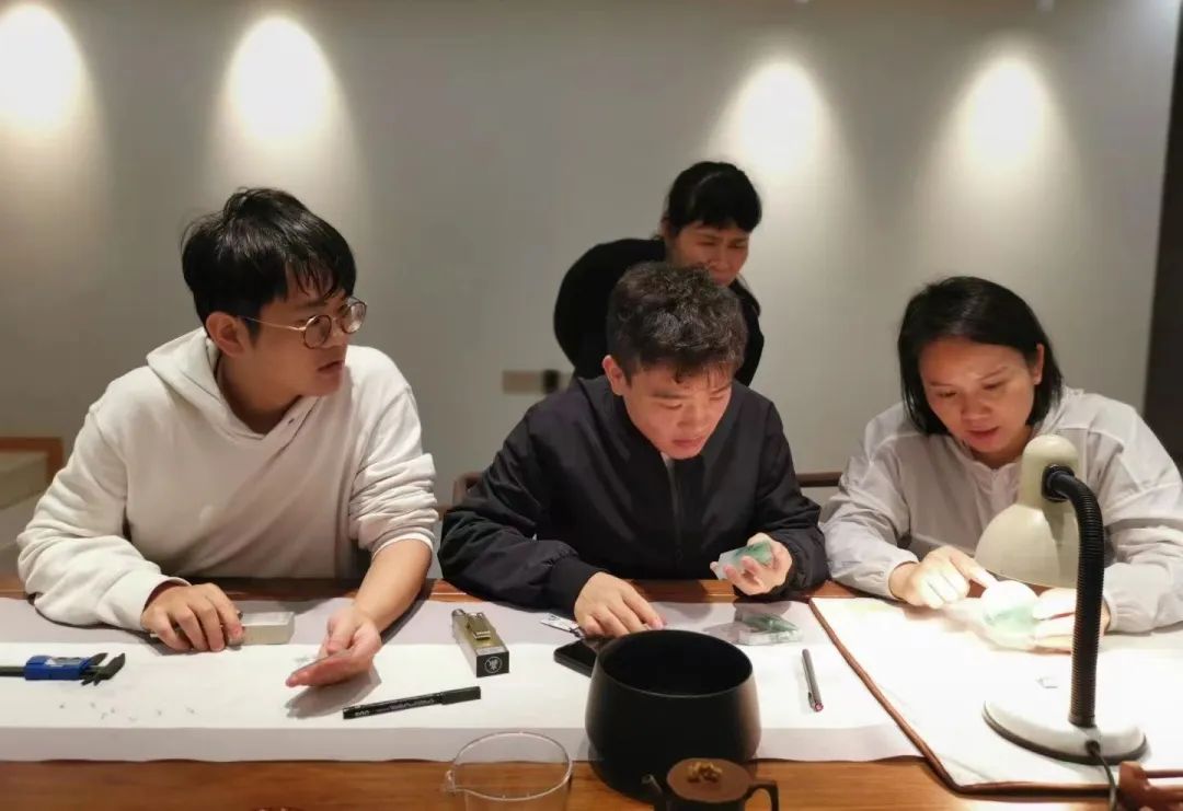 高冰种手镯雕刻,高货冰种浮雕手镯