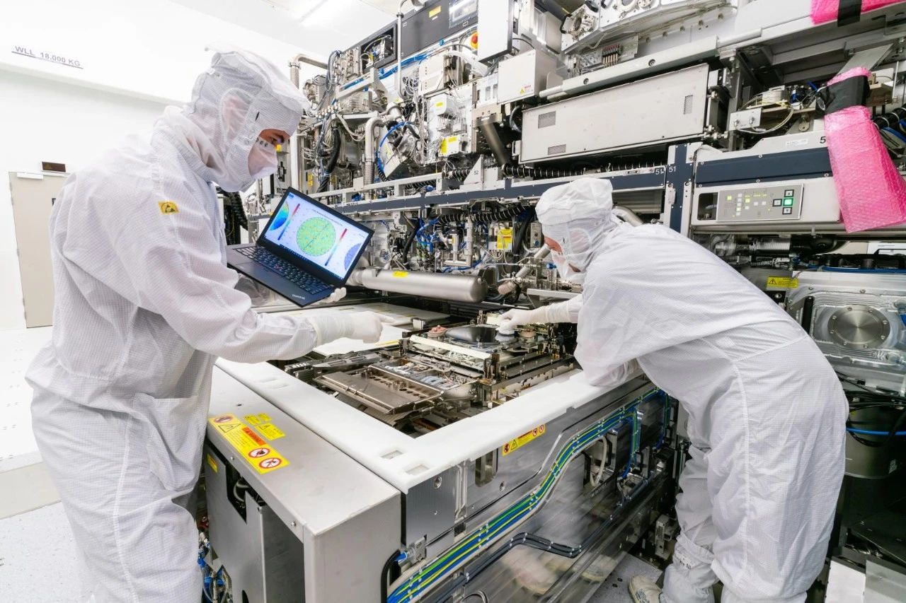 ASML总裁突然变脸！出售不了光刻机，还容不得我们自研？