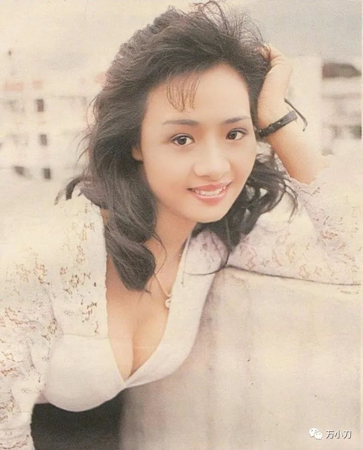 万小刀:“绝色*星艳**”的猛料