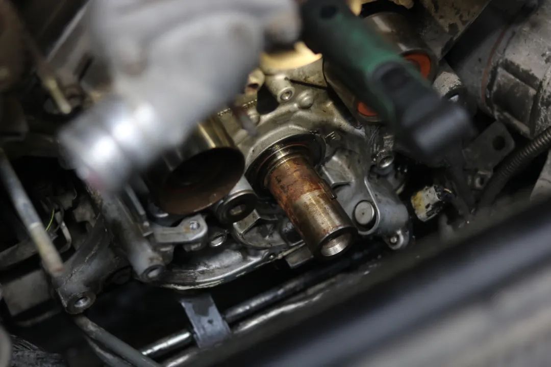 大哥12万买2005年售价100万的凌志LS430，含泪又花10万翻新才能开