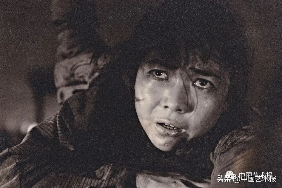 杩欎釜灞曡涓轰粈涔堜細闇囨捈浜哄績,杩欎釜灞曡鎵撶牬鑹烘湳鍜岀敓娲荤殑鐣岄檺