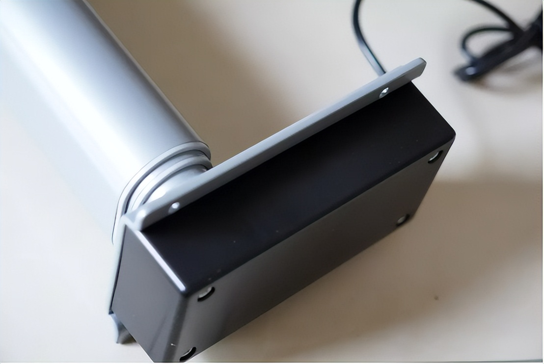 书桌配岩板，不怕污渍，不怕刀刻，我的乐歌E6岩板升降桌晒单