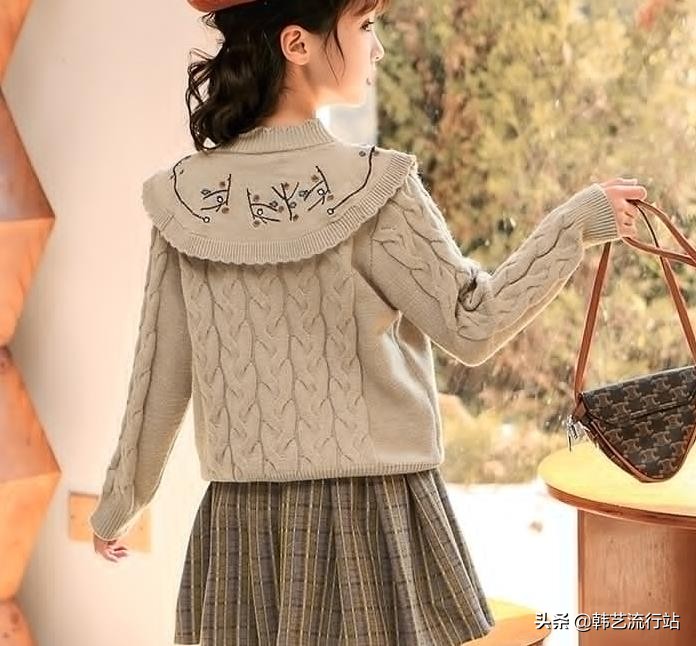 今年女童装最流行毛衣的款式,童装男童针织衫毛衣间色款