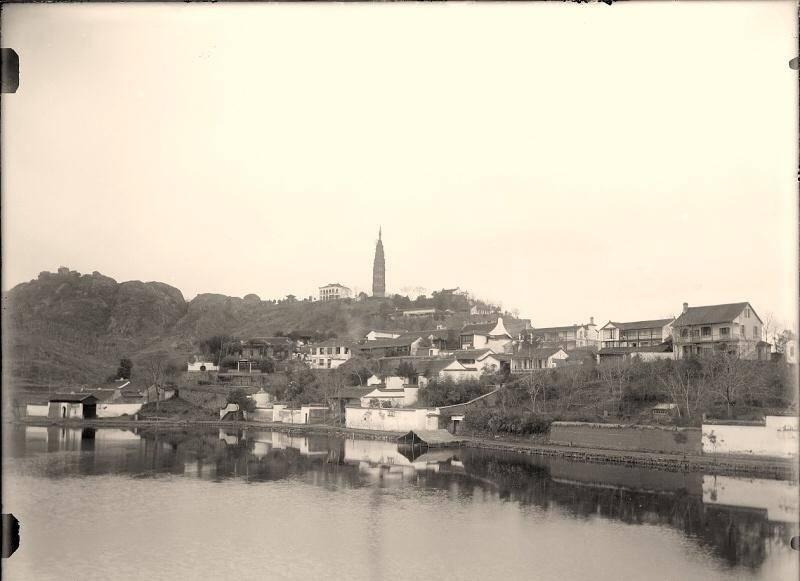 日军兽行：当着男人的面玷污了女儿，临走还残忍割下妻子乳房