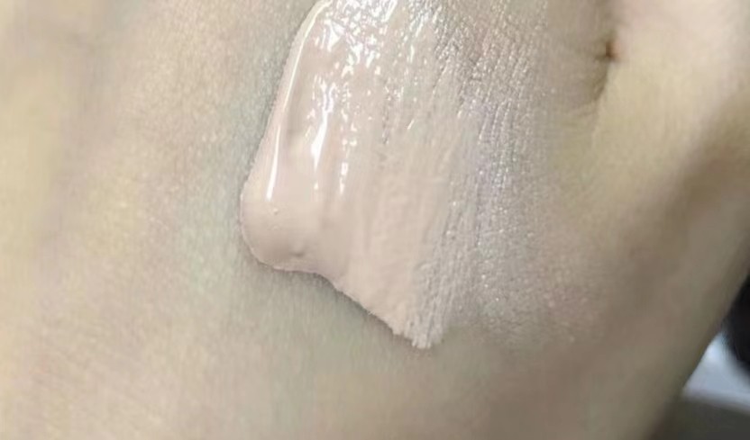 冬天混合皮用迪奥粉底用哪一款,适合干皮而且遮瑕力强一点的粉底