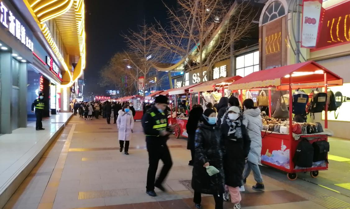 今晚有空吗我想约你去赴一场兰州的“夜市江湖”