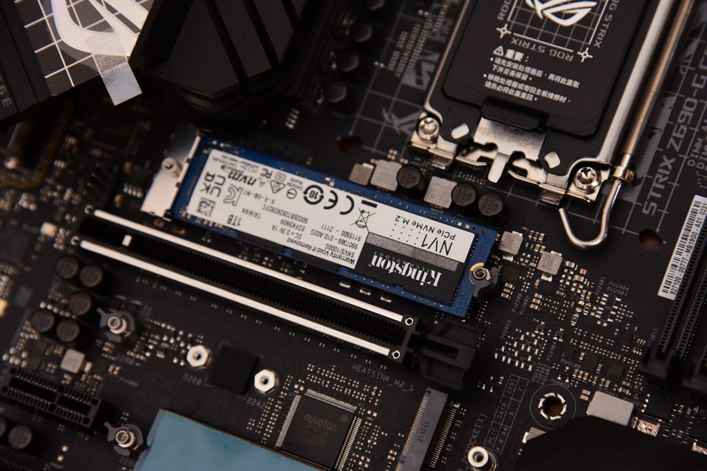 DDR5与DDR4？Win11与Win10？12600K对决5600X实战